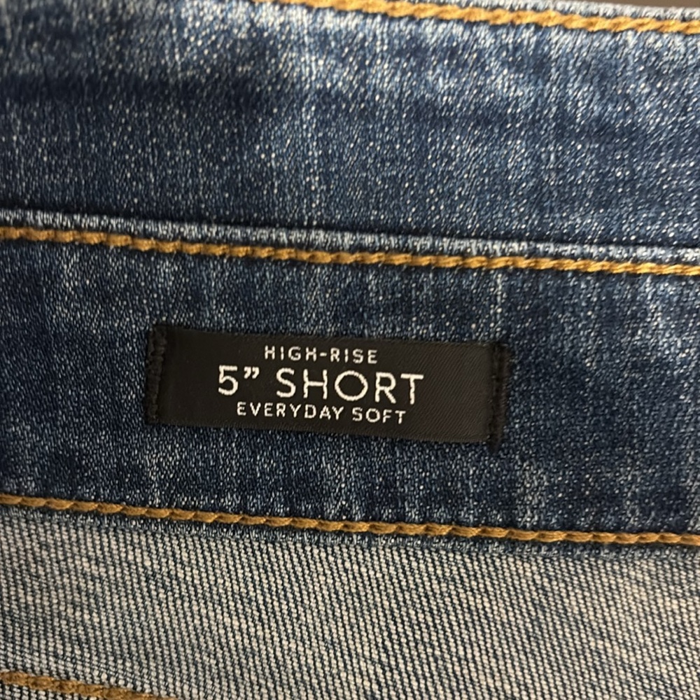 White House Black Market Denim Jean Shorts - Picture 5 of 12